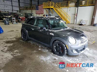 Czwarte zdjęcie samochodu z boku: 2013 MINI COOPER S VIN:WMWSV3C51DT479761 - miniatura