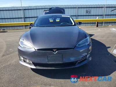 Piąte zdjęcie samochodu w środku: 2017 TESLA MODEL S VIN:5YJSA1E16HF183785 - miniatura