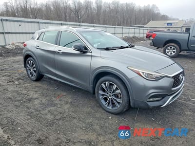 Czwarte zdjęcie samochodu z boku: 2017 INFINITI QX30 PREMIUM VIN:SJKCH5CR9HA029934 - miniatura