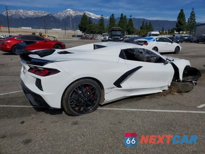 Trzecie zdjęcie samochodu z tyłu: 2025 CHEVROLET CORVETTE STINGRAY 1LT VIN:1G1YA3D41S5113310 - miniatura