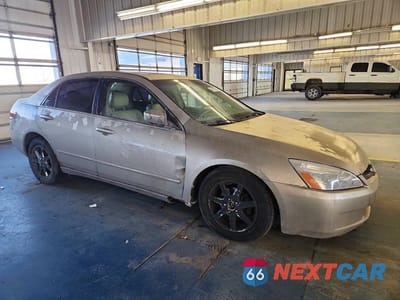 Czwarte zdjęcie samochodu z boku: 2003 HONDA ACCORD EX VIN:1HGCM66503A077555 - miniatura
