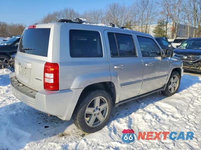 Trzecie zdjęcie samochodu z tyłu: 2010 JEEP PATRIOT LIMITED VIN:1J4NF4GBXAD501680 - miniatura