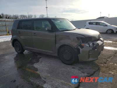 Czwarte zdjęcie samochodu z boku: 2015 TOYOTA SCION XB VIN:JTLZE4FE5FJ078820 - miniatura