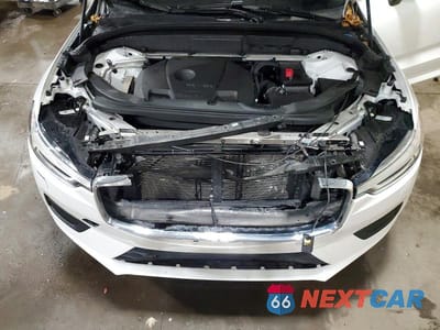 Zdjęcie 12 z 12 samochodu: 2018 VOLVO XC60 T5 MOMENTUM VIN:YV4102RK1J1089509 - miniatura