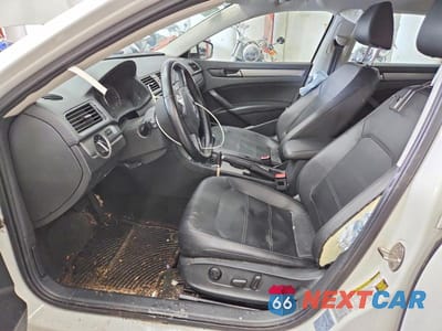 Zdjęcie 7 z 11 samochodu: 2015 VOLKSWAGEN PASSAT SE VIN:1VWBV7A38FC021128 - miniatura
