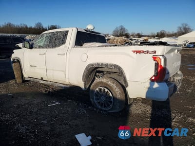 Drugie zdjęcie samochodu z przodu: 2024 TOYOTA TUNDRA SR5 VIN:5TFLA5DA4RX184535 - miniatura