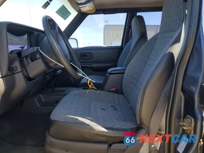 Zdjęcie 7 z 12 samochodu: 2001 JEEP CHEROKEE SPORT VIN:1J4FT48S41L588073 - miniatura