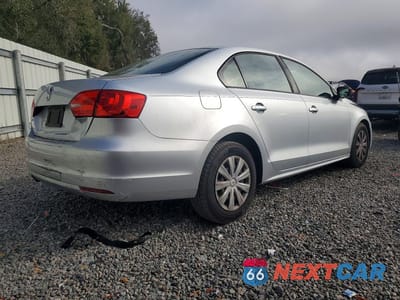 Trzecie zdjęcie samochodu z tyłu: 2014 VOLKSWAGEN JETTA BASE VIN:3VW2K7AJ0EM254716 - miniatura