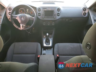 Zdjęcie 8 z 14 samochodu: 2018 VOLKSWAGEN TIGUAN LIMITED VIN:WVGBV7AX8JK002319 - miniatura