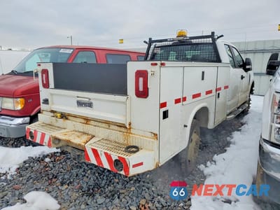 Trzecie zdjęcie samochodu z tyłu: 2019 FORD F350 XL SRW 4WD 6.2L V8 VIN:1FD8X3B62KEG53805 - miniatura