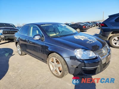 Czwarte zdjęcie samochodu z boku: 2010 VOLKSWAGEN JETTA TDI VIN:3VWRL7AJ4AM149568 - miniatura