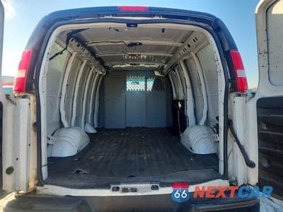 Zdjęcie 10 z 13 samochodu: 2021 CHEVROLET EXPRESS 25 VIN:1GCWGAFP6M1162716 - miniatura