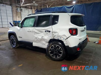 Drugie zdjęcie samochodu z przodu: 2023 JEEP RENEGADE LATITUDE VIN:ZACNJDB17PPP61657 - miniatura