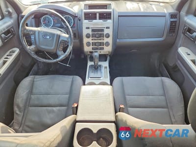 Zdjęcie 8 z 13 samochodu: 2012 FORD ESCAPE XLT VIN:1FMCU9DG4CKB84098 - miniatura
