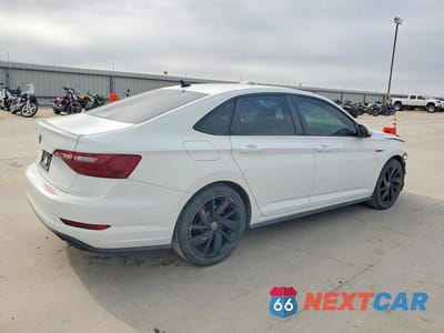 Trzecie zdjęcie samochodu z tyłu: 2021 VOLKSWAGEN JETTA GLI VIN:3VW5T7BU0MM037359 - miniatura