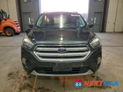 Piąte zdjęcie samochodu w środku: 2018 FORD ESCAPE SE VIN:1FMCU9GD7JUB34251 - miniatura
