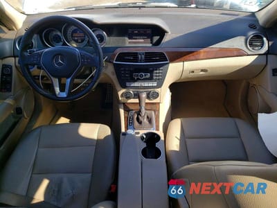 Zdjęcie 8 z 12 samochodu: 2014 MERCEDES-BENZ C 300 4MATIC VIN:WDDGF8ABXER304411 - miniatura