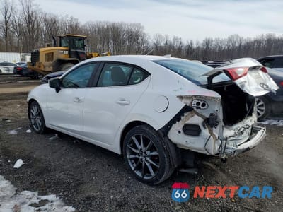 Drugie zdjęcie samochodu z przodu: 2018 MAZDA 3 TOURING VIN:3MZBN1V34JM207733 - miniatura