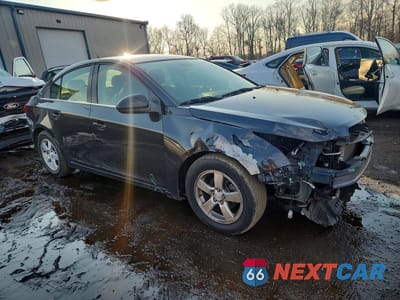 Czwarte zdjęcie samochodu z boku: 2013 CHEVROLET CRUZE LT VIN:1G1PC5SB7D7157922 - miniatura