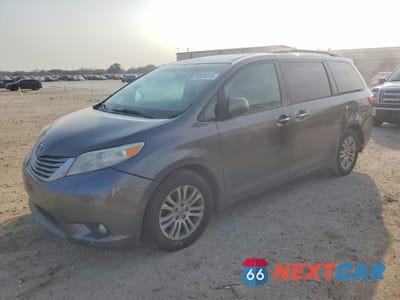 2017 TOYOTA SIENNA XLE 8-PASSENGER 5TDYZ3DC9HS775551 - główne zdjęcie licytacji z USA - miniatura