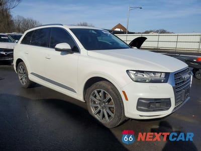 Czwarte zdjęcie samochodu z boku: 2017 AUDI Q7 PREMIUM PLUS VIN:WA1LAAF7XHD032103 - miniatura