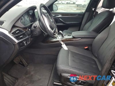 Zdjęcie 7 z 12 samochodu: 2018 BMW X5 SDRIVE35I VIN:5UXKR2C56J0Z21639 - miniatura