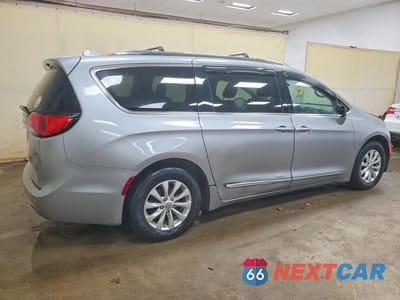 Trzecie zdjęcie samochodu z tyłu: 2018 CHRYSLER PACIFICA TOURING L VIN:2C4RC1BG3JR112197 - miniatura