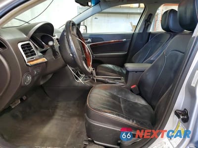 Zdjęcie 7 z 11 samochodu: 2010 LINCOLN MKZ VIN:3LNHL2GC3AR752987 - miniatura