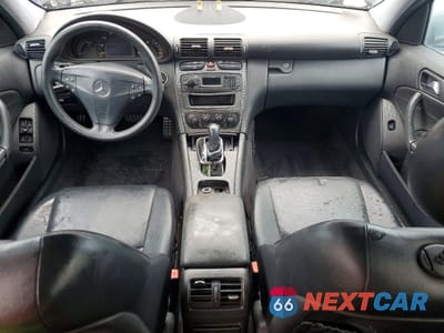 Zdjęcie 8 z 12 samochodu: 2004 MERCEDES-BENZ C 230K SPORT SEDAN VIN:WDBRF40J94A630636 - miniatura