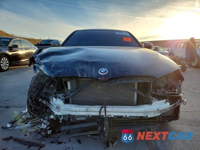 Piąte zdjęcie samochodu w środku: 2018 BMW M550XI VIN:WBAJB9C56JB049247 - miniatura