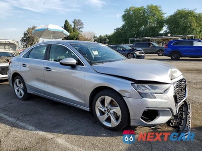 Czwarte zdjęcie samochodu z boku: 2022 AUDI A3 PREMIUM VIN:WAUGUDGYXNA091752 - miniatura