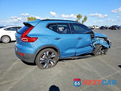 Trzecie zdjęcie samochodu z tyłu: 2024 VOLVO XC40 PLUS VIN:YV4L12UL0R2281483 - miniatura