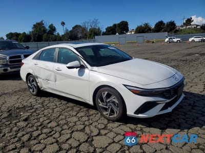 Czwarte zdjęcie samochodu z boku: 2025 HYUNDAI ELANTRA LIMITED VIN:KMHLP4DG9SU025638 - miniatura