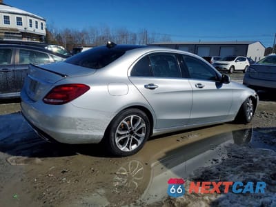 Trzecie zdjęcie samochodu z tyłu: 2015 MERCEDES-BENZ C 300 4MATIC VIN:55SWF4KBXFU008419 - miniatura