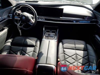 Zdjęcie 8 z 12 samochodu: 2025 BMW 740 I VIN:WBA23EH04SCV65772 - miniatura