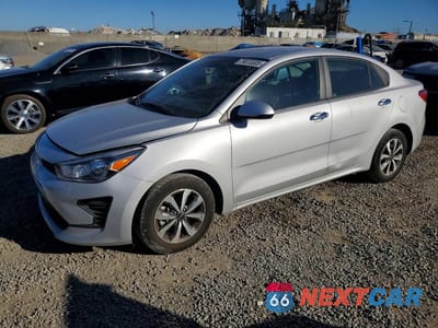 2023 KIA RIO S 3KPA24ADXPE572816 - główne zdjęcie licytacji z USA - miniatura