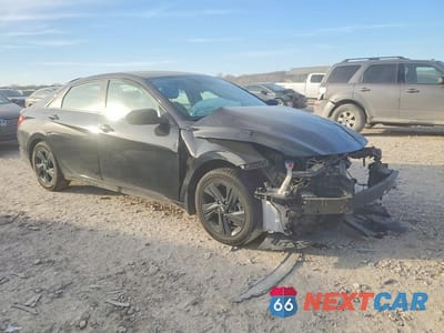 Czwarte zdjęcie samochodu z boku: 2023 HYUNDAI ELANTRA SEL VIN:KMHLM4AGXPU532732 - miniatura