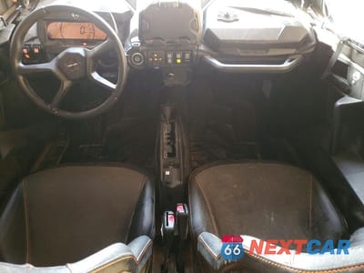 Zdjęcie 8 z 12 samochodu: 2023 CAN-AM COMMANDER MAX XT 1000R VIN:3JBACAX40PE001678 - miniatura