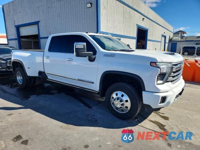 Czwarte zdjęcie samochodu z boku: 2024 CHEVROLET SILVERADO K3500 HIGH COUNTRY VIN:1GC4YVEY7RF199256 - miniatura