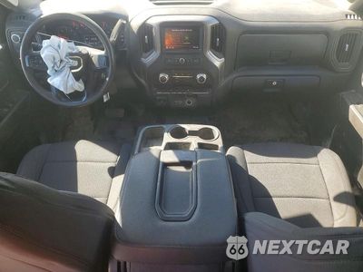 Zdjęcie 8 z 12 samochodu: 2023 GMC SIERRA K3500 VIN:1GT49SEY9PF213375 - miniatura