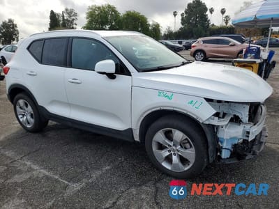 Czwarte zdjęcie samochodu z boku: 2022 VOLVO XC40 T4 MOMENTUM VIN:YV4AC2HKXN2773743 - miniatura