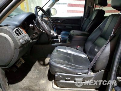 Zdjęcie 7 z 13 samochodu: 2011 CHEVROLET SUBURBAN K1500 LT VIN:1GNSKJE37BR134795 - miniatura
