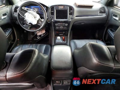 Zdjęcie 8 z 12 samochodu: 2017 CHRYSLER 300 S VIN:2C3CCABG2HH558481 - miniatura