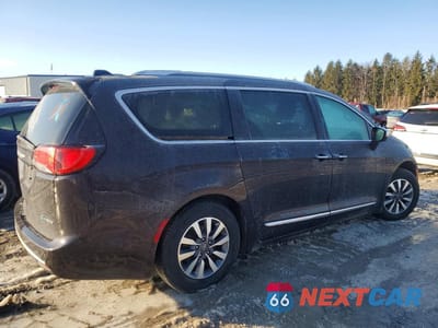 Trzecie zdjęcie samochodu z tyłu: 2017 CHRYSLER PACIFICA EHYBRID PLATINUM VIN:2C4RC1N76HR665819 - miniatura