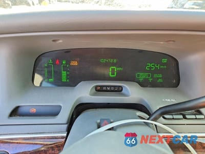 Zdjęcie 9 z 11 samochodu: 2004 MERCURY GRAND MARQUIS LS VIN:2MEHM75W94X695596 - miniatura