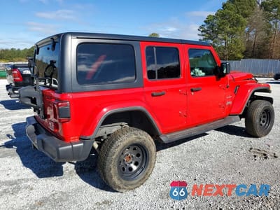 Trzecie zdjęcie samochodu z tyłu: 2020 JEEP WRANGLER UNLIMITED SAHARA VIN:1C4HJXEN8LW332654 - miniatura