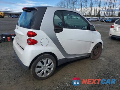 Trzecie zdjęcie samochodu z tyłu: 2012 SMART FORTWO PURE VIN:WMEEJ3BA7CK577435 - miniatura