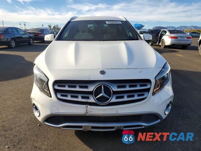 Piąte zdjęcie samochodu w środku: 2018 MERCEDES-BENZ GLA 250 VIN:WDCTG4EB8JJ497668 - miniatura