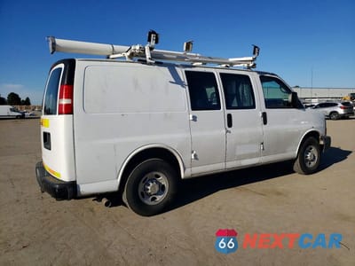 Trzecie zdjęcie samochodu z tyłu: 2012 CHEVROLET EXPRESS 2500 UTILITY / SERVICE VAN VIN:1GCWGFCB3C1107824 - miniatura