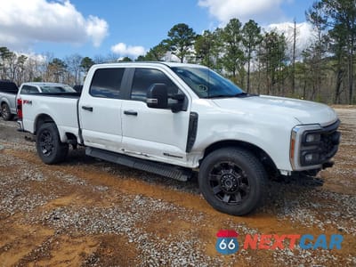 Czwarte zdjęcie samochodu z boku: 2024 FORD F250 SUPER DUTY VIN:1FT8W2BT6REF54079 - miniatura